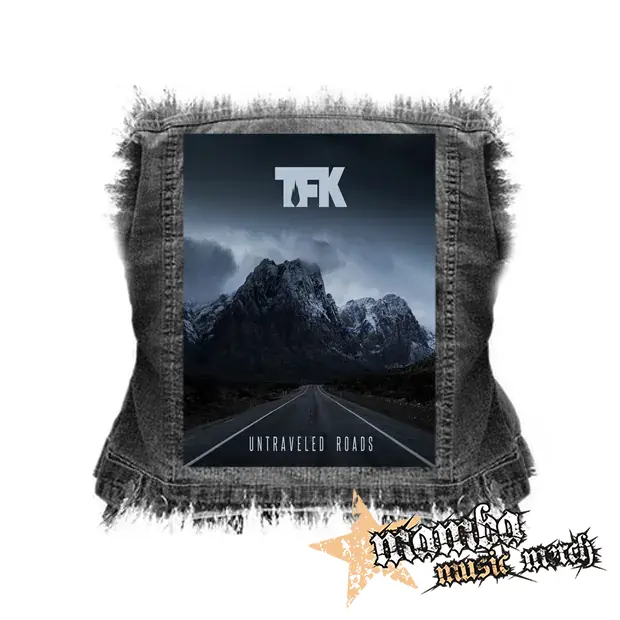 THOUSAND FOOT KRUTCH - Untraveled Roads - chrbtová nášivka (36 x 27 cm)