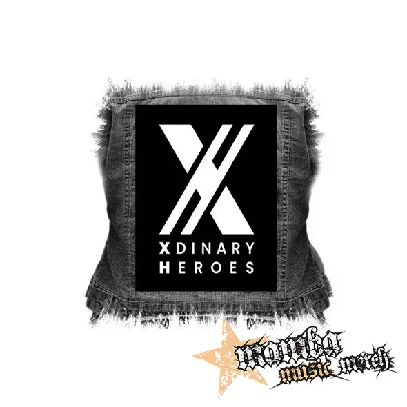 XDINARY HEROES - Logo - chrbtová nášivka (36 x 27 cm)